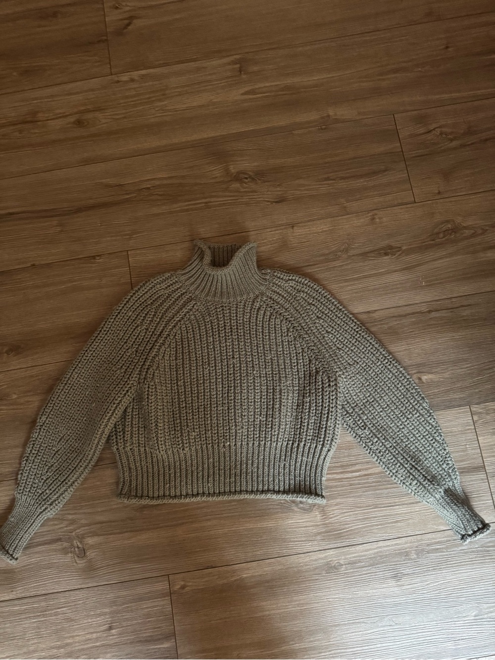 H&M Olive Green Ribbed Turtleneck Chunky Knit Sweater